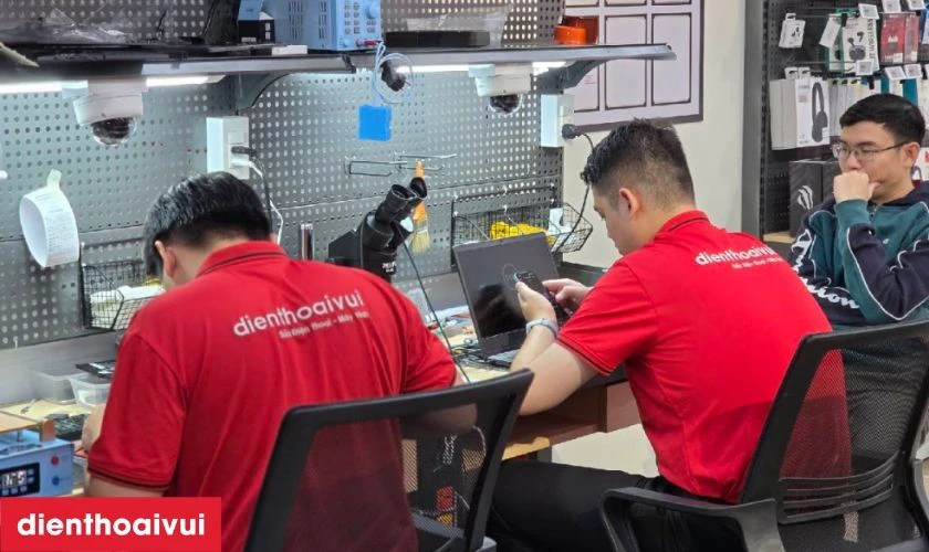 Tại sao n&ecirc;n thay loa ngo&agrave;i iPhone 14 Pro ch&iacute;nh h&atilde;ng GENA tại Điện Thoại Vui?