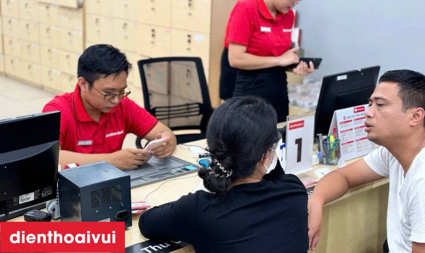 Kiểm tra v&agrave; b&aacute;o gi&aacute;&nbsp;