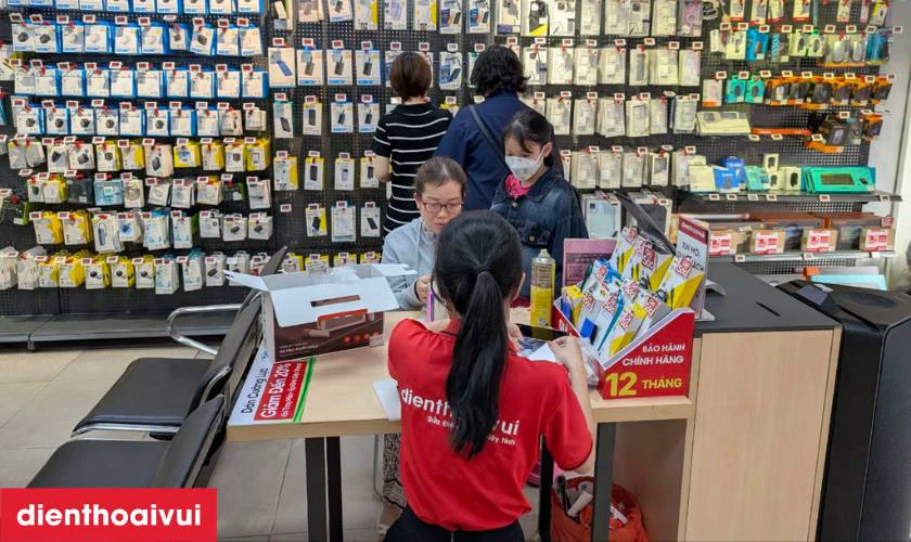 Dịch vụ thay loa ngo&agrave;i iPhone 16 Plus ch&iacute;nh h&atilde;ng, lấy liền tại Điện Thoại Vui