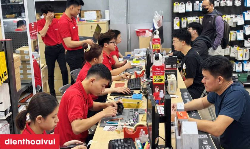 Quy tr&igrave;nh thay loa ngo&agrave;i iPhone 16 Pro chuy&ecirc;n nghiệp minh bạch lấy liền tại Điện Thoại Vui