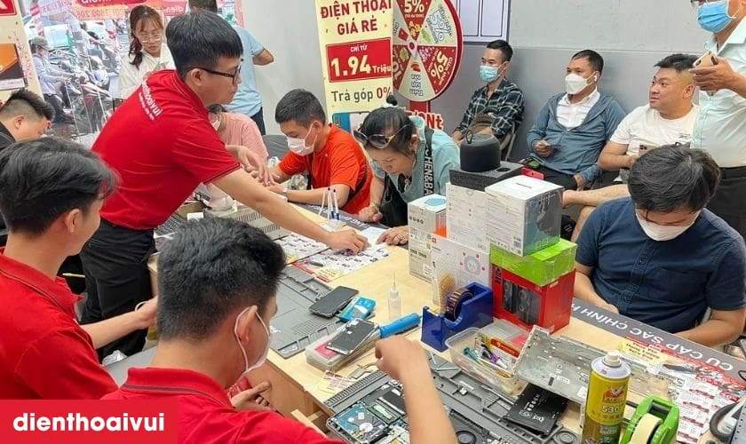 V&igrave; sao n&ecirc;n thay loa ngo&agrave;i iPhone 16 Pro ch&iacute;nh h&atilde;ng tại Điện Thoại Vui
