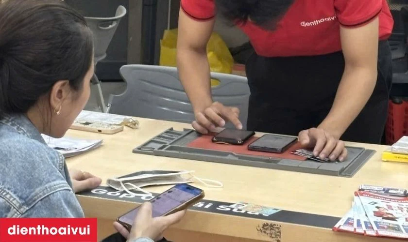 Quy tr&igrave;nh thay loa ngo&agrave;i Oppo A5 Pro minh bạch, uy t&iacute;n tại Điện Thoại Vui
