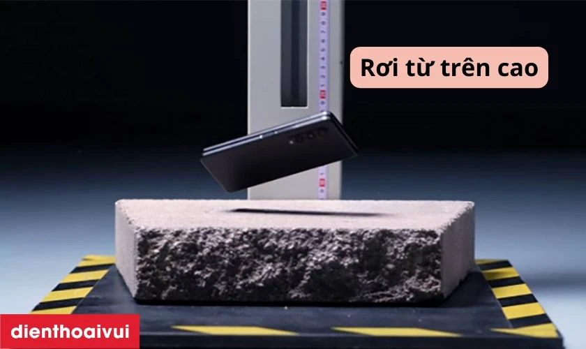 Va đập hoặc rơi vỡ l&agrave;m hư loa ngo&agrave;i