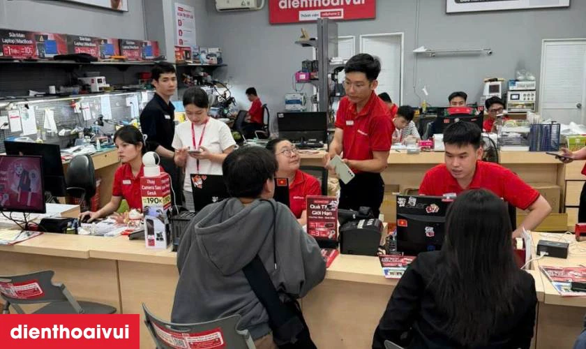 Quy tr&igrave;nh thay loa trong điện thoại Vivo chuy&ecirc;n nghiệp tại Điện Thoại Vui