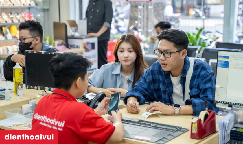 Quy tr&igrave;nh thay loa trong iPhone chuy&ecirc;n nghiệp, minh bạch lấy liền tại Điện Thoại Vui