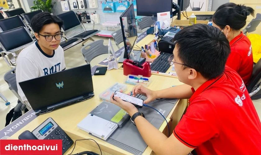 Cửa h&agrave;ng thay loa trong iPhone 13 Pro Max ở đ&acirc;u uy t&iacute;n, lấy liền lại TPHCM v&agrave; H&agrave; Nội