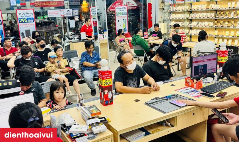 Cửa h&agrave;ng thay loa trong iPhone 13 Pro Max ch&iacute;nh h&atilde;ng, lấy liền tại Điện Thoại Vui