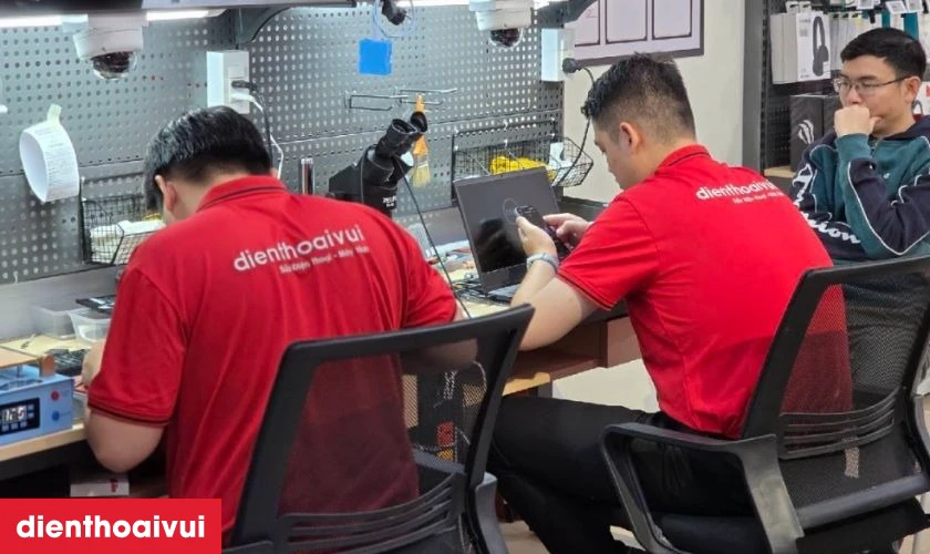 Quy trình thay loa trong iPhone 16 Pro Max uy tín tại Điện Thoại Vui