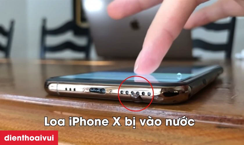Nước v&agrave; độ ẩm l&agrave; nguy&ecirc;n nh&acirc;n g&acirc;y hư hỏng loa trong iPhone X