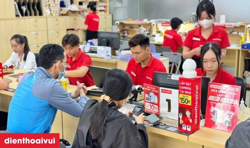 Quy tr&igrave;nh thay loa trong OPPO Reno 12 minh bạch