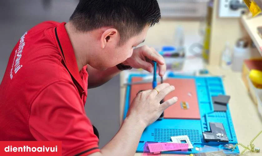 Quy trình minh bạch – khách hàng được ký tên linh kiện