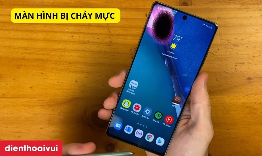 M&agrave;n h&igrave;nh bị chảy mực
