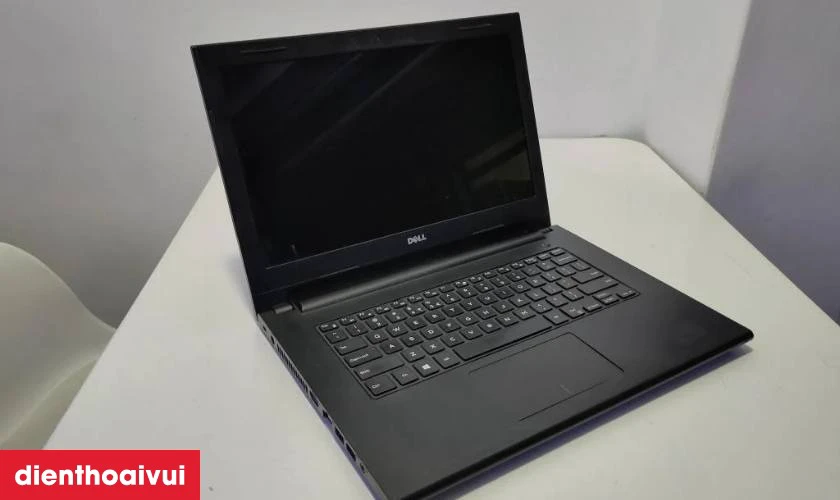 Dấu hiệu cần thay m&agrave;n h&igrave;nh Dell Inspiron 13 5378
