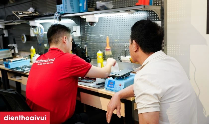Kiểm tra t&igrave;nh trạng m&aacute;y, tư vấn phương &aacute;n sửa chữa ph&ugrave; hợp