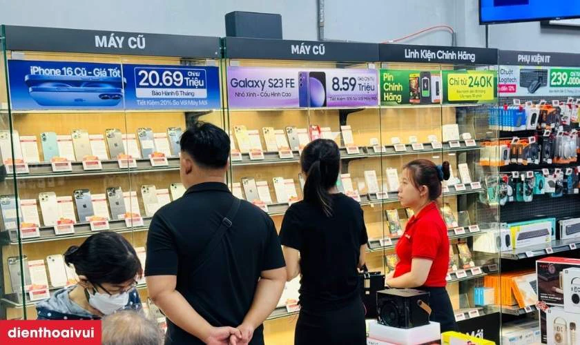 Dịch vụ thay m&agrave;n h&igrave;nh Huawei Mate 10 ch&iacute;nh h&atilde;ng, lấy liền tại Điện Thoại Vui