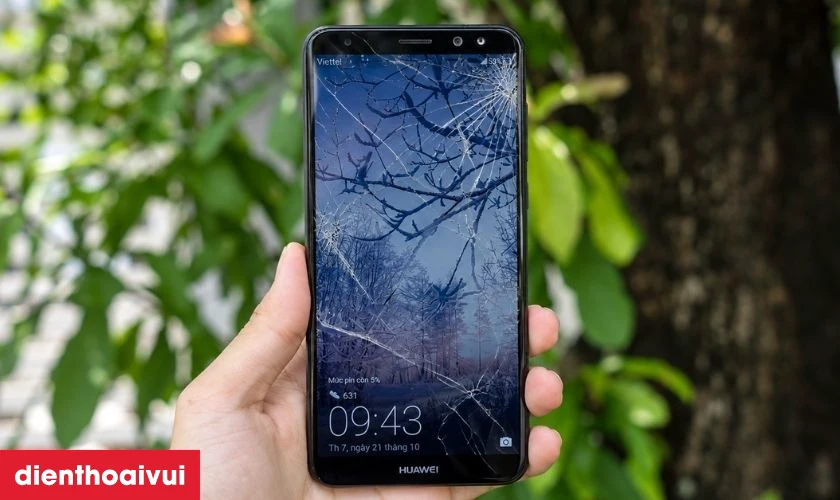 Khi n&agrave;o cần thay m&agrave;n h&igrave;nh Huawei Nova 2i?