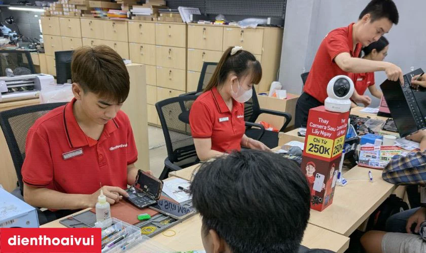 Thay m&agrave;n h&igrave;nh Huawei Nova 3 ở đ&acirc;u uy t&iacute;n?