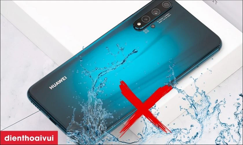 Sử dụng khăn mềm để vệ sinh m&aacute;y