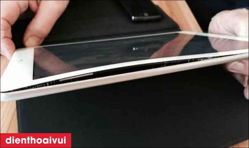 Nguy&ecirc;n nh&acirc;n dẫn đến hư hỏng m&agrave;n h&igrave;nh iPad