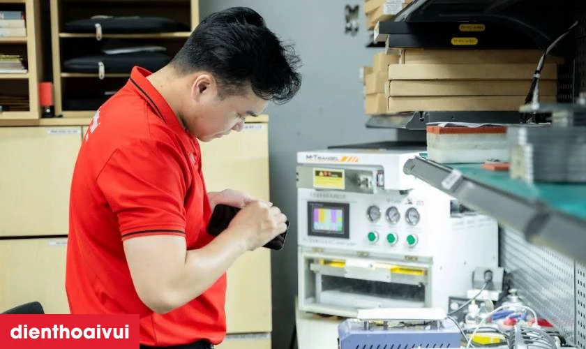 Quy tr&igrave;nh thay m&agrave;n h&igrave;nh iPad Gen 6 chuy&ecirc;n nghiệp lấy liền tại Điện Thoại Vui