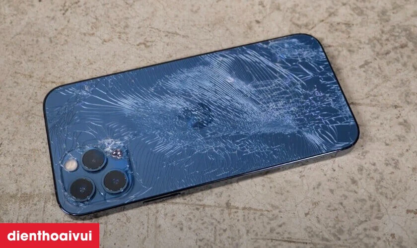 Nguy&ecirc;n nh&acirc;n m&agrave;n h&igrave;nh iPhone 12 Pro Max hư hỏng