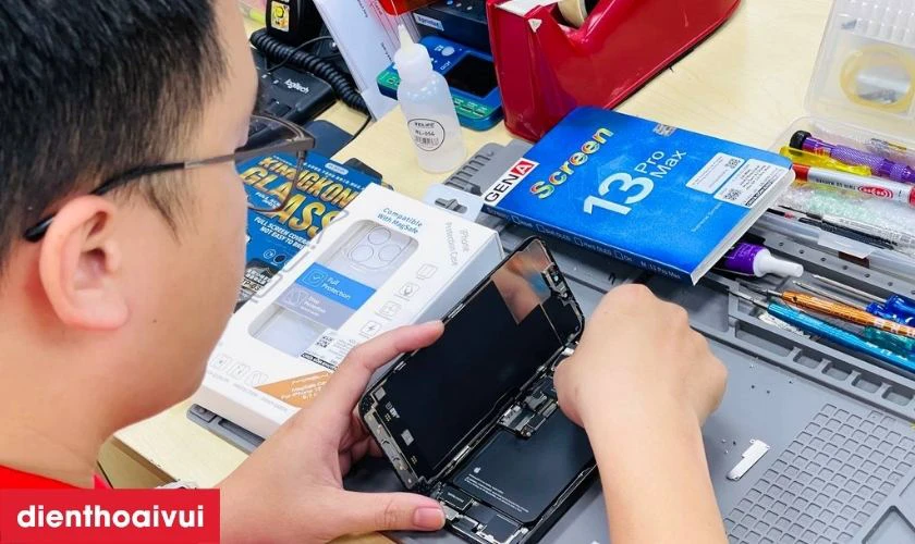 L&yacute; do chọn Điện Thoại Vui để thay m&agrave;n h&igrave;nh iPhone
