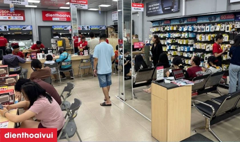 Dịch vụ thay m&agrave;n h&igrave;nh iPhone 13 Pro Max ch&iacute;nh h&atilde;ng GENA loại Ultra