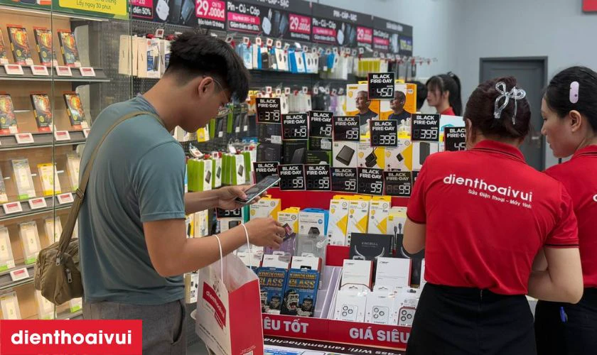 Dịch vụ thay m&agrave;n h&igrave;nh iPhone 15 Pro ch&iacute;nh h&atilde;ng EK PRO lấy liền tại Điện Thoại Vui