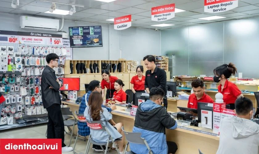 Thay m&agrave;n h&igrave;nh iPhone 15 Pro Max ch&iacute;nh h&atilde;ng EK PRO ở đ&acirc;u uy t&iacute;n, lấy liền lại TPHCM v&agrave; H&agrave; Nội
