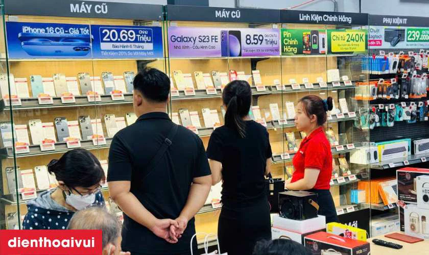 Dịch vụ thay m&agrave;n h&igrave;nh iPhone 6S Plus ch&iacute;nh h&atilde;ng GENA loại Pro lấy liền tại Điện Thoại Vui