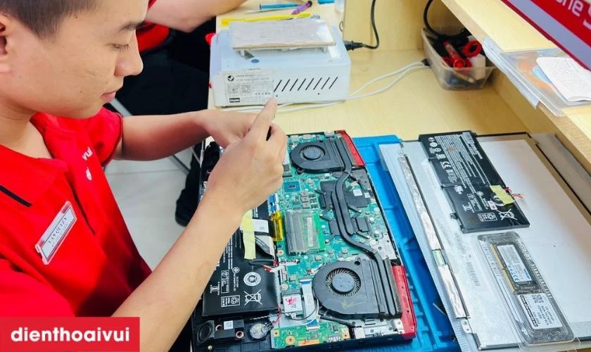 H&igrave;nh ảnh dịch vụ thay m&agrave;n h&igrave;nh m&aacute;y Acer