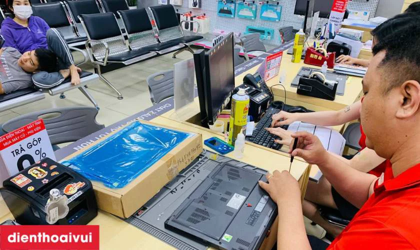 H&igrave;nh ảnh trải nghiệm dịch vụ thay m&agrave;n h&igrave;nh laptop Acer