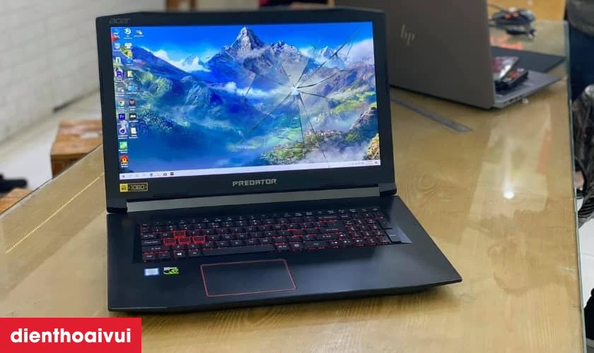 N&ecirc;n sửa chữa hay thay m&agrave;n h&igrave;nh laptop Acer Predator Helios 300 PH317-53 mới