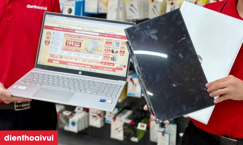 N&ecirc;n sửa chữa hay thay m&agrave;n h&igrave;nh laptop Acer Predator Helios 300 PH317-55 mới