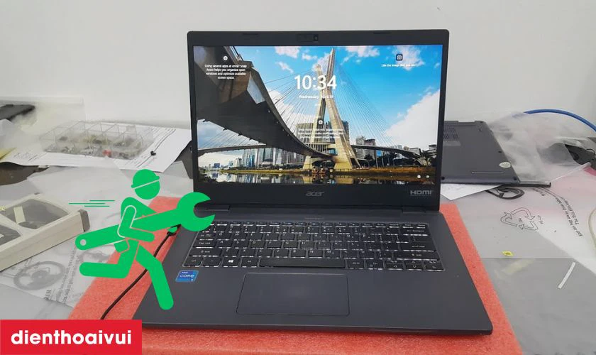 N&ecirc;n sửa chữa hay thay m&agrave;n h&igrave;nh laptop Acer Travelmate P4 TMP414-51 mới?