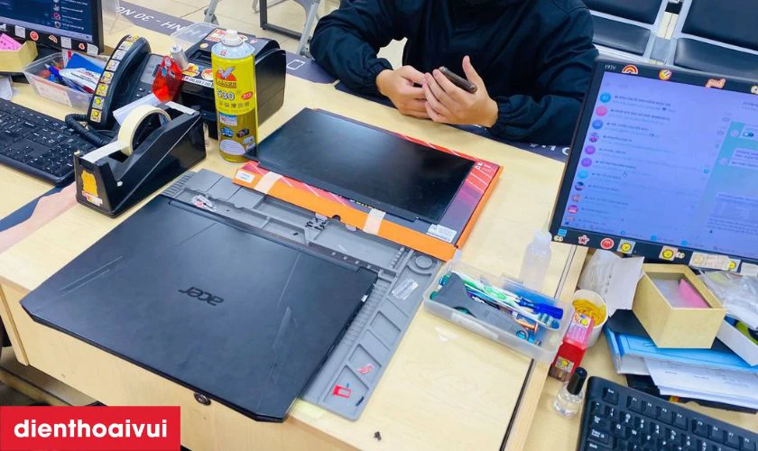 Thay m&agrave;n h&igrave;nh mới cho laptop Acer