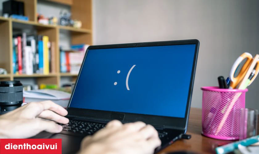 N&ecirc;n sửa chữa hay thay m&agrave;n h&igrave;nh laptop Acer Travelmate P6 TMP614-53T mới?