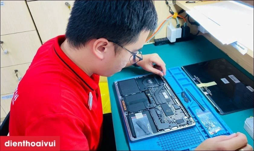 Quy trình thay màn hình laptop Asus A62 giá tốt, lấy liền tại Điện Thoại Vui