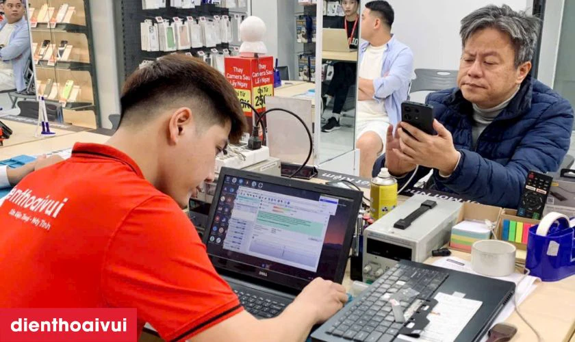 Kiểm tra, vệ sinh v&agrave; d&aacute;n tem bảo h&agrave;nh