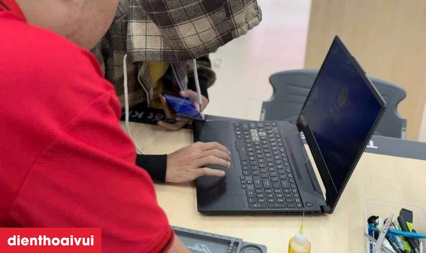 Quy tr&igrave;nh thay m&agrave;n h&igrave;nh laptop Asus