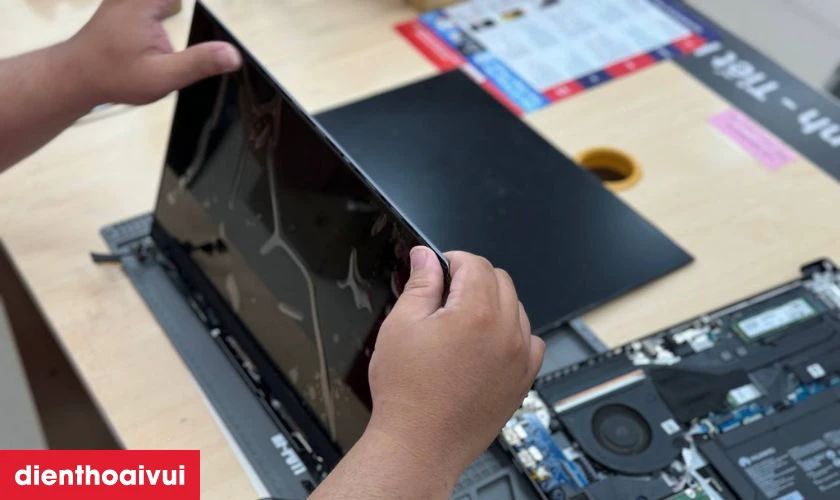 Quy trình thay màn hình laptop Asus TUF Gaming FX506VR chuyên nghiệp