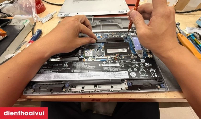 Quy trình thay màn hình laptop Asus TUF Gaming FX705DY-EH51 lấy liền tại Điện Thoại Vui