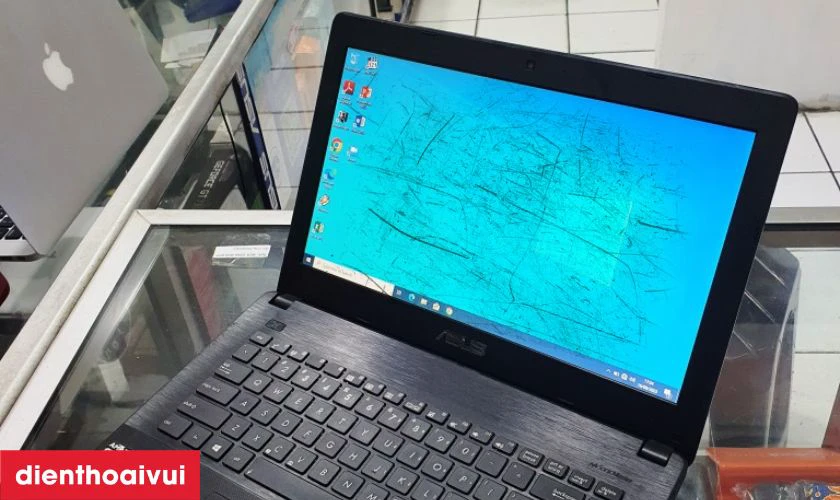 Khi n&agrave;o cần thay m&agrave;n h&igrave;nh laptop Asus X452?