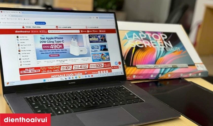 Sau khi thay xong, m&agrave;n h&igrave;nh v&agrave; c&aacute;c chức năng li&ecirc;n quan sẽ được kiểm tra kỹ lưỡng