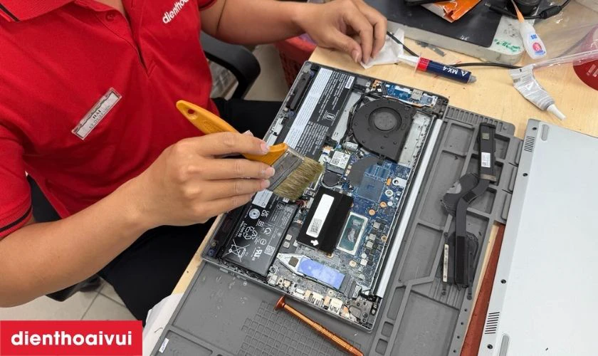 Quy tr&igrave;nh thay m&agrave;n h&igrave;nh laptop Asus ZenBook UX431