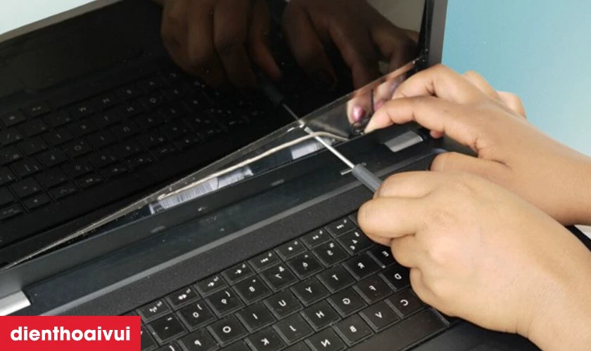 N&ecirc;n sửa chữa hay thay m&agrave;n h&igrave;nh laptop Dell Alienware