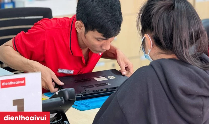 Quy tr&igrave;nh thay m&agrave;n h&igrave;nh laptop Dell Alienware X15 R2