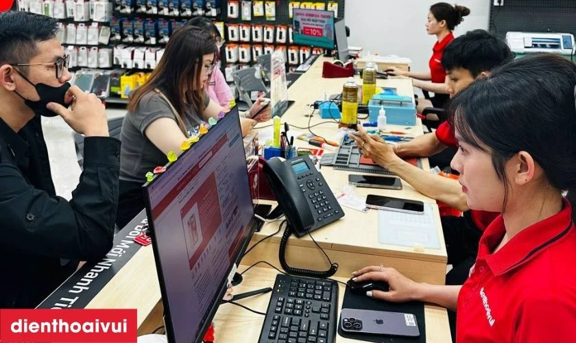 Thay m&agrave;n h&igrave;nh laptop Dell Inspiron 13 7390 2-IN-1 ch&iacute;nh h&atilde;ng, gi&aacute; tốt tại Điện Thoại Vui