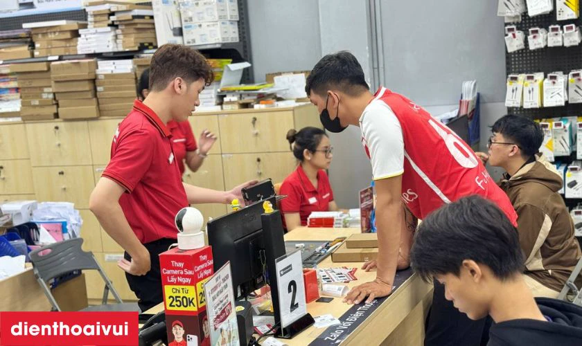 Thay m&agrave;n h&igrave;nh laptop Dell Inspiron 13 7391 2-IN-1 ch&iacute;nh h&atilde;ng, gi&aacute; tốt tại Điện Thoại Vui
