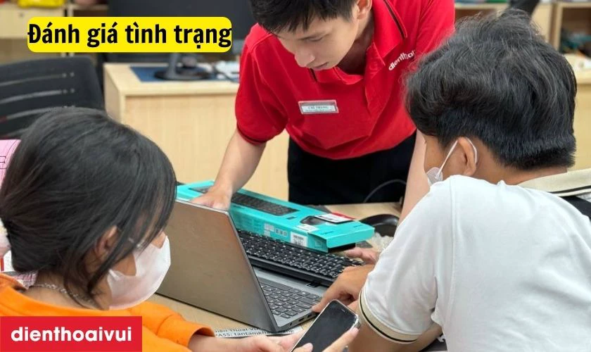 Quy tr&igrave;nh thay m&agrave;n h&igrave;nh laptop tại Điện Thoại Vui